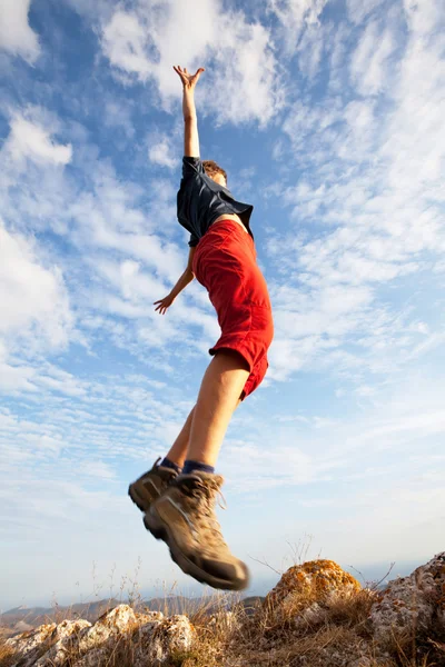 幸せジャンプの女の子 — ストック写真