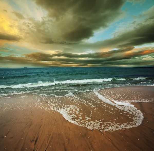 Океан на закате — стоковое фото
