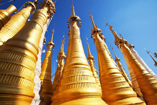 Buddhist stupas in Myanmar,Inle Lake — Stock Photo, Image