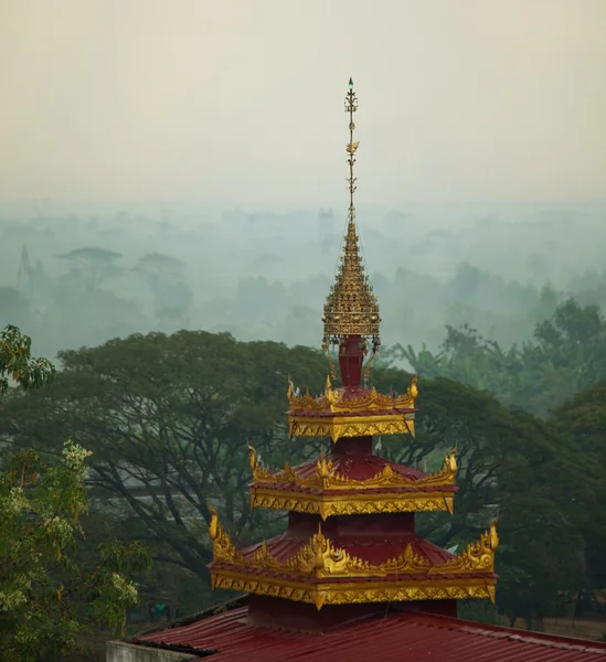 Świątynia buddyjska w bago, myanmar — Zdjęcie stockowe