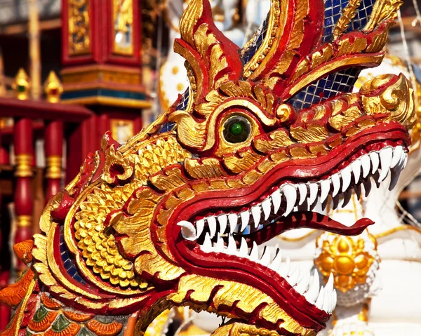 Dragon i templet — Stockfoto