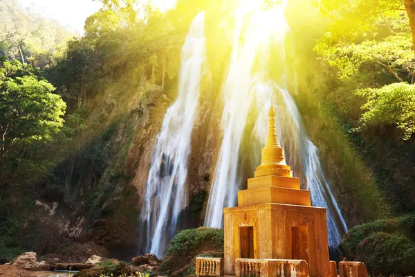 Cachoeira em Myanmar — Fotografia de Stock
