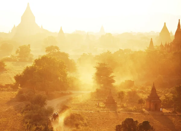 Bagan al tramonto in Myanmar — Foto Stock