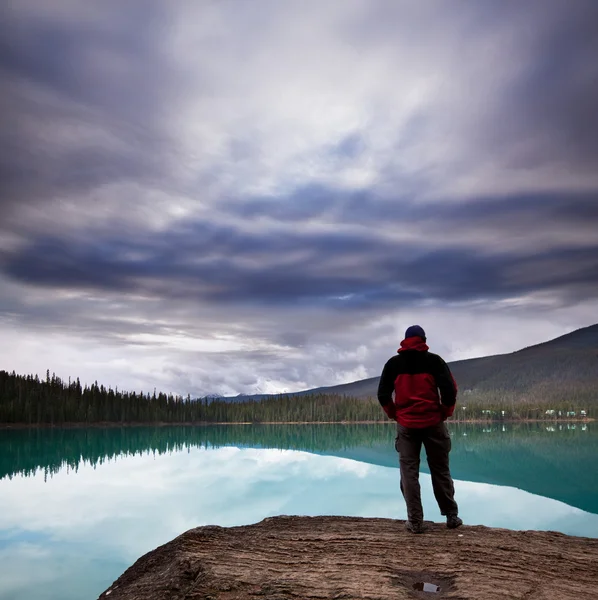 Man on the lake — Stock Photo, Image