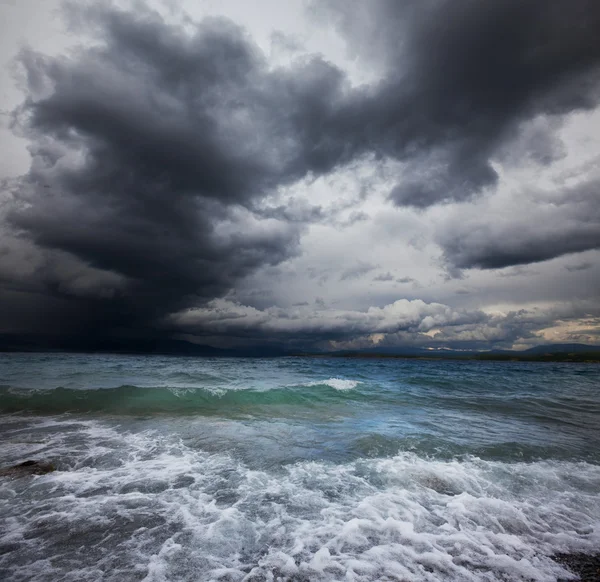 在暴风雨中的海 — 图库照片