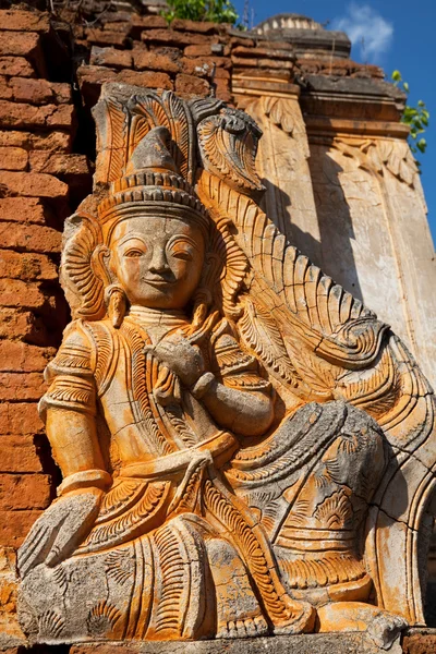 ミャンマー インレー湖上の彫刻 — ストック写真