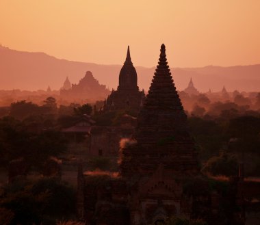 gün batımında Bagan