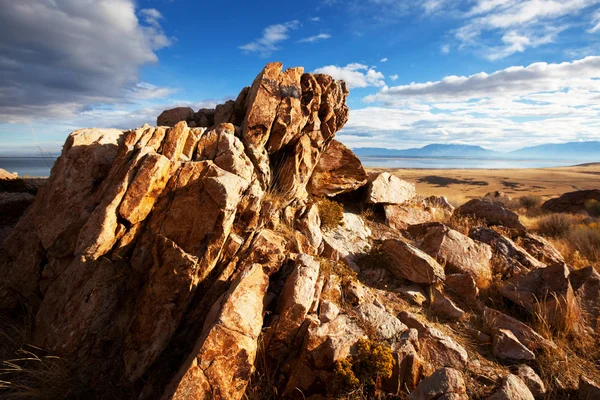 Cliff on Salt Lake landscapes, États-Unis — Photo