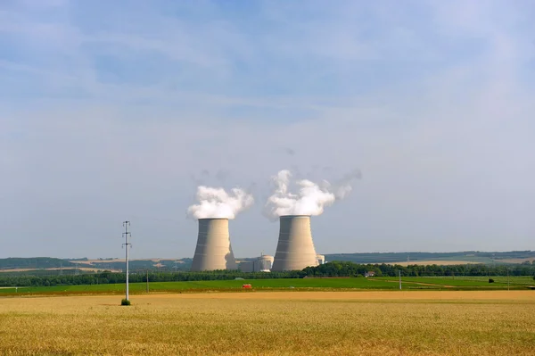 Rury elektrowni atomowej — Zdjęcie stockowe