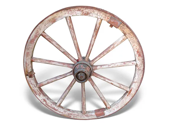 Antieke kar wiel gemaakt van hout en ijzer omzoomde, geïsoleerde — Stockfoto