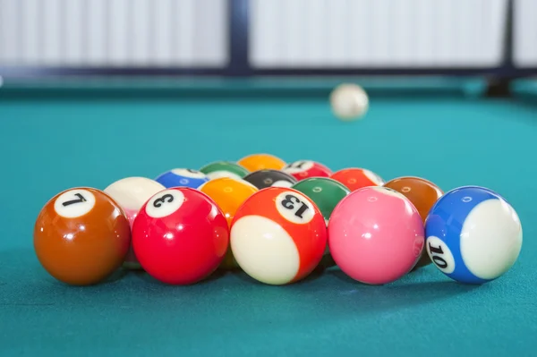 Ein Spiel Mit Acht Bällen Pool Bereit Für Die Pause — Stockfoto