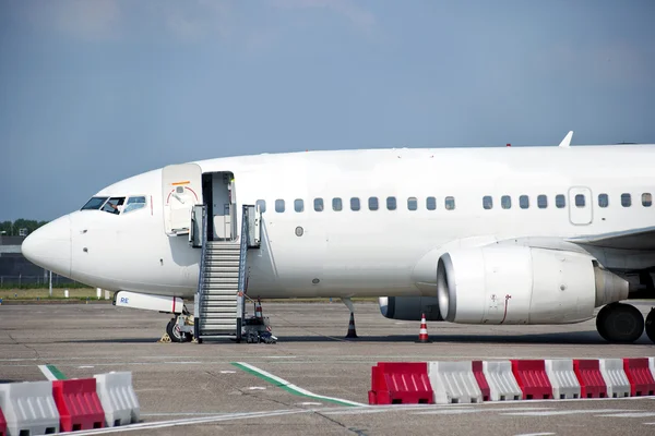 Aircraft boarding- — Stock Photo, Image