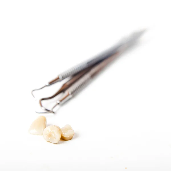 Ocelové lékařské vybavení - nástroje pro zuby zubní péče — Stock fotografie