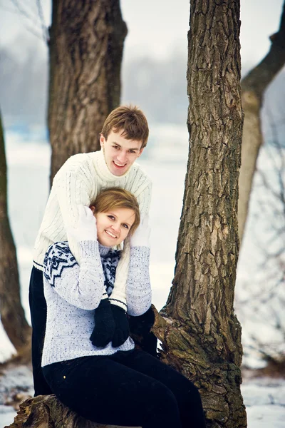 Young Couple Forest — Stock Photo, Image