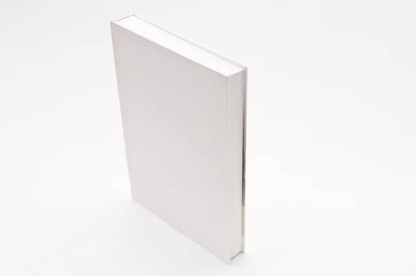 Κενή Άσπρη Κάλυψη Βιβλίο Πάνω Λευκό Φόντο — Φωτογραφία Αρχείου