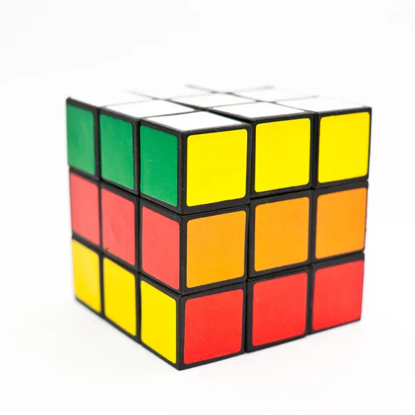 Rubick 多维数据集 图像是孤立在白色为空 — 图库照片