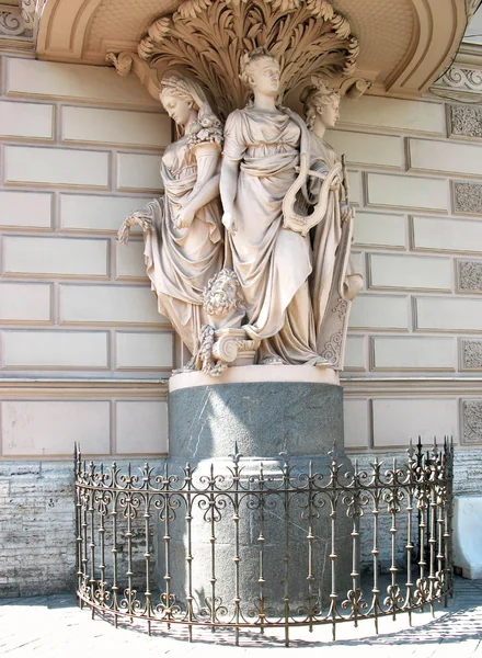 Marmur, Grupa, alegoria płodności, sztuka i nawigacji. St. petersburg, — Zdjęcie stockowe