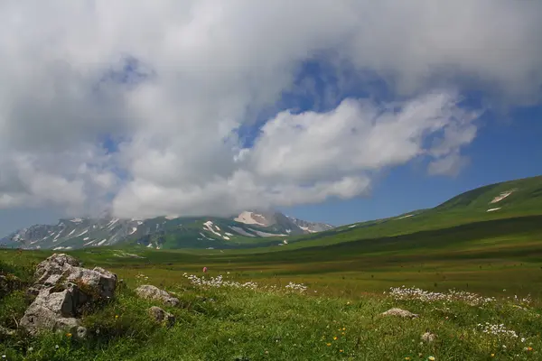 Dans les montagnes du Caucase — Photo