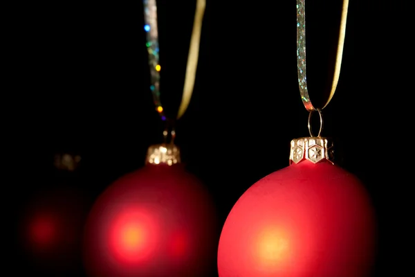 Appeso baubles Natale rosso — Foto Stock