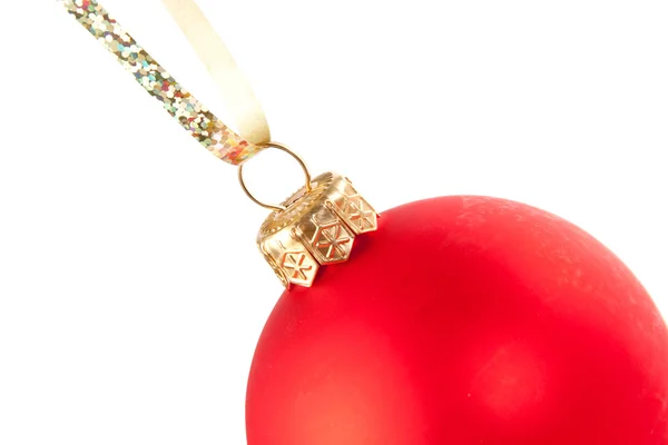 赤いクリスマス安物の宝石をぶら下げ — ストック写真
