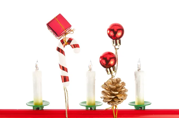 Kerst ornamenten en kaarsen — Stockfoto