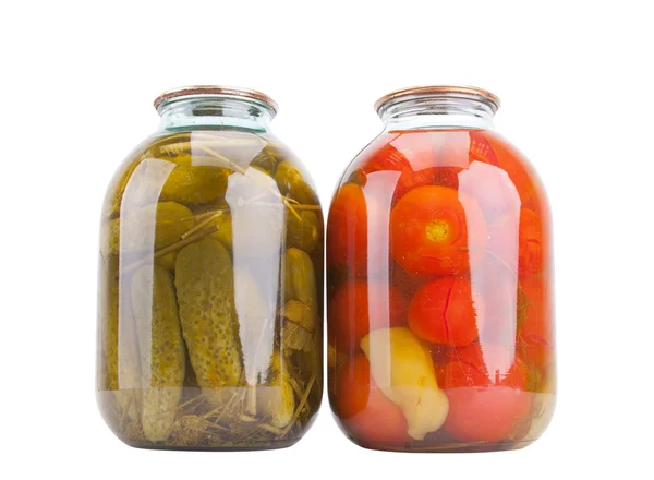 Konserverad Gurkor Och Tomater Glasburkar Isolerad Vit — Stockfoto