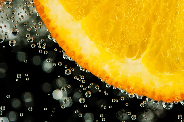 Сочный апельсиновый слайс — стоковое фото