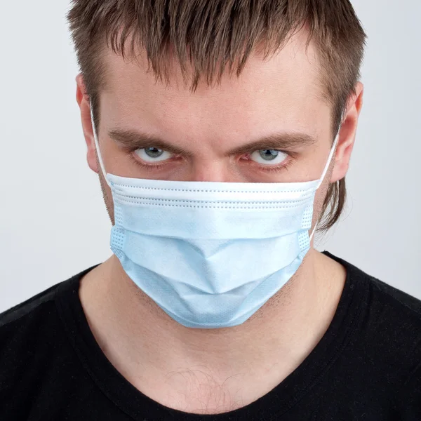 Homem em máscara médica — Fotografia de Stock