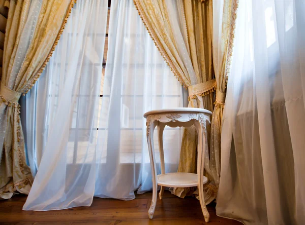 Innenraum des luxuriösen Vintage-Schlafzimmers — Stockfoto