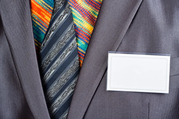 Empresário em terno cinza e camisa colorida — Fotografia de Stock