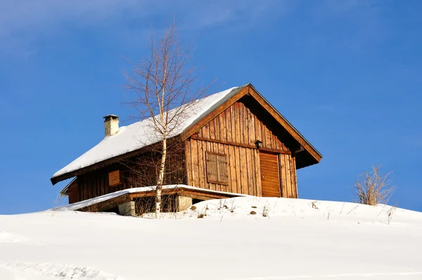 A barn in mountains — Stock Photo, Image