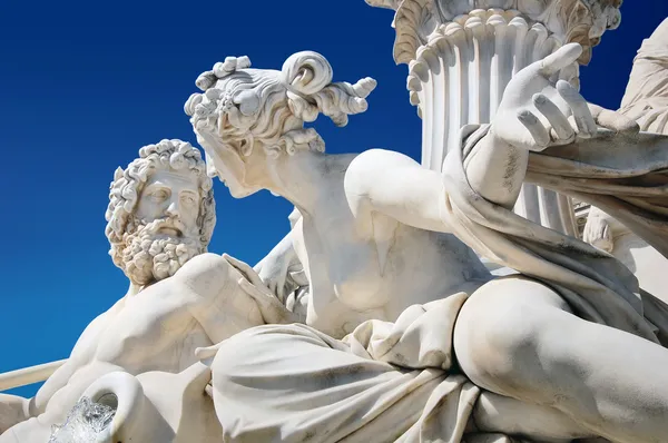 雅典娜喷泉在维也纳的细节 — 图库照片