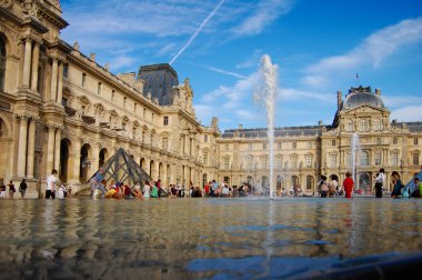 Louvre Musée du Louvre, paris