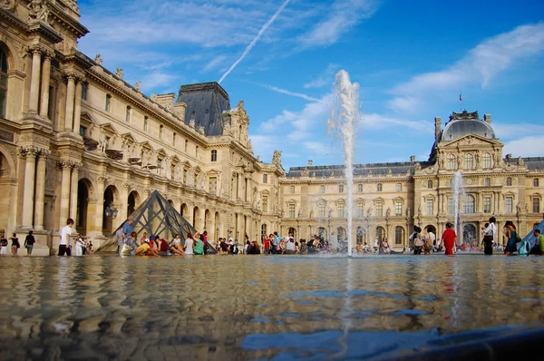 Muzeum Louvre, Paryż — Zdjęcie stockowe
