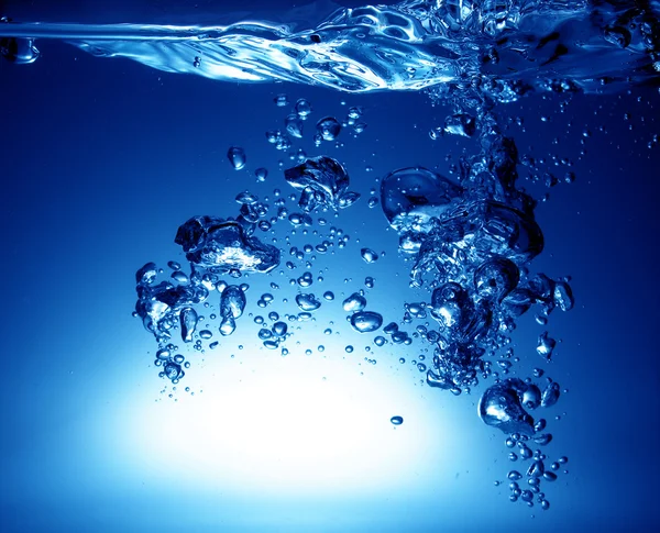 Air tawar dengan gelembung — Stok Foto