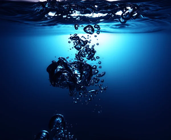 Água fresca com bolhas — Fotografia de Stock