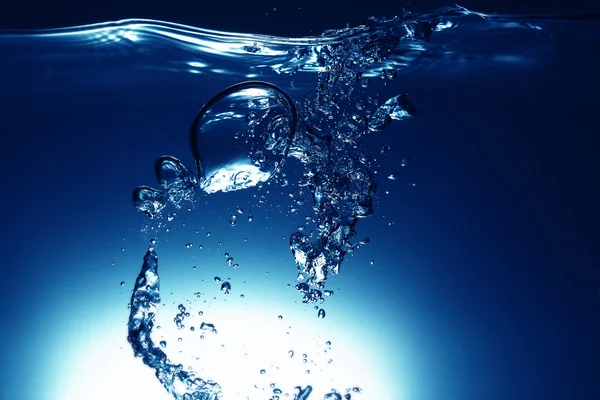 Пресная вода с пузырьками — стоковое фото
