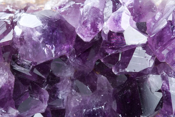 紫色矿物-紫水晶 — 图库照片