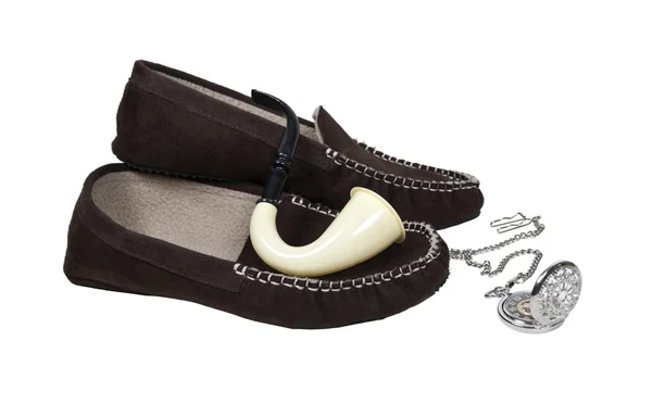 Pipe con pantofole e un orologio da tasca in argento — Foto Stock