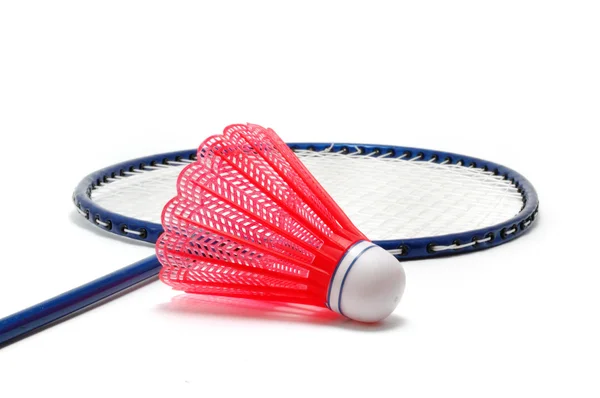 Röd Badminton badmintonbollen (Birdie) och Racket — Stockfoto