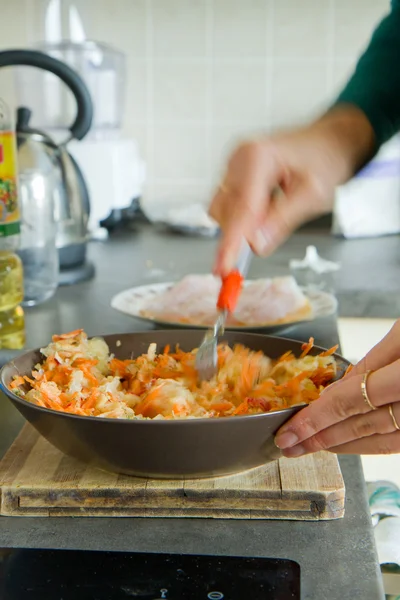 Chef Making Salata — Fotografie, imagine de stoc