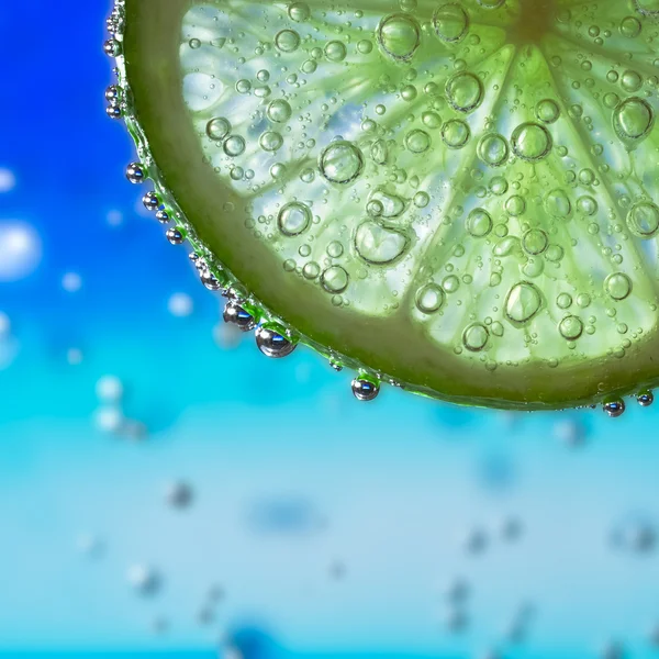 Lime in the water — Stock Photo, Image