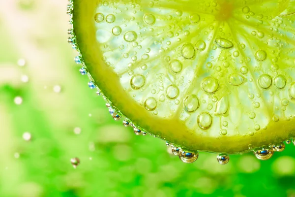 Lime in the water — Stock Photo, Image