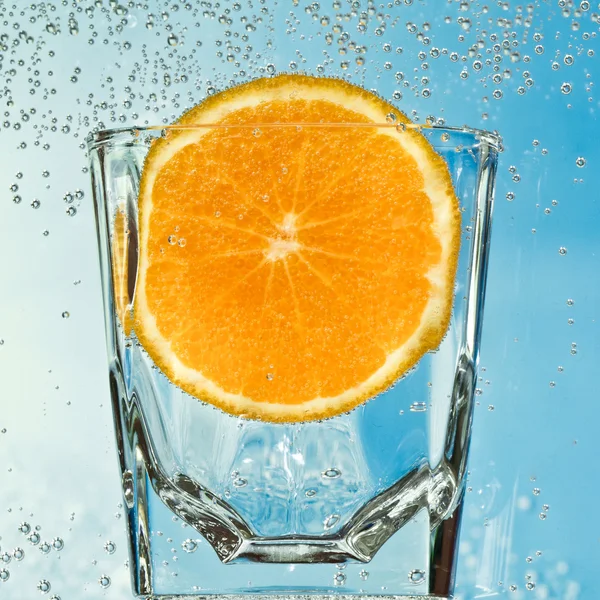 Γυαλί με πορτοκάλι — Φωτογραφία Αρχείου
