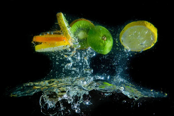 フルーツのスプラッシュ — ストック写真
