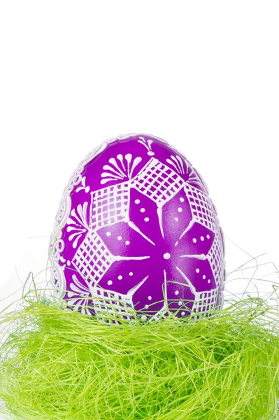 Huevo de Pascua en hierba —  Fotos de Stock