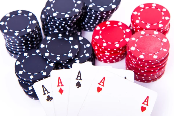 Cartas y fichas de póquer —  Fotos de Stock