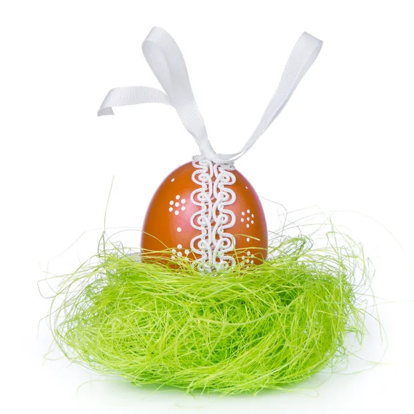 Húsvéti tojás fűben — Stock Fotó