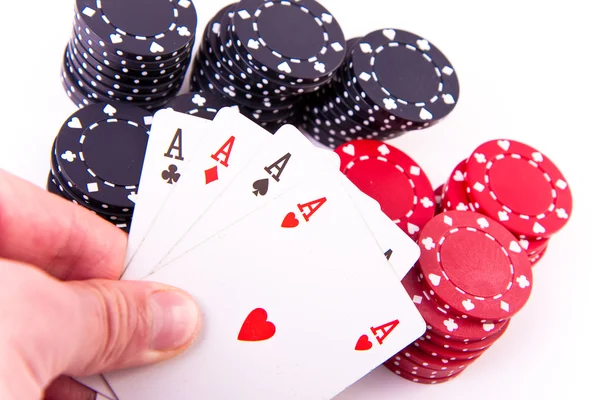 Cartas de jogo e fichas de poker — Fotografia de Stock