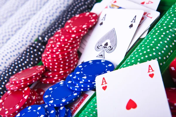 Pokerchips mit Ass — Stockfoto